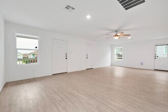 7206 Satellite Wy in San Antonio, TX - Building Photo - Building Photo