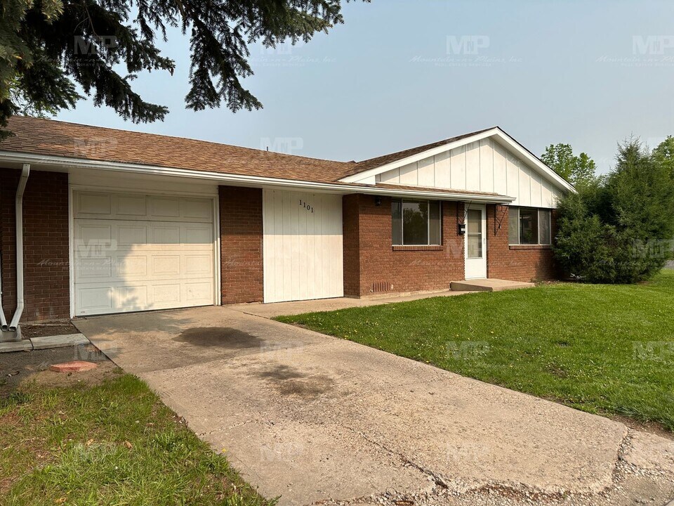 1101 S Bryan Ave in Fort Collins, CO - Building Photo
