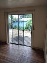 329 F St in Springfield, OR - Building Photo - Building Photo