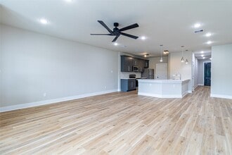 9101 Noel St in Houston, TX - Building Photo - Building Photo