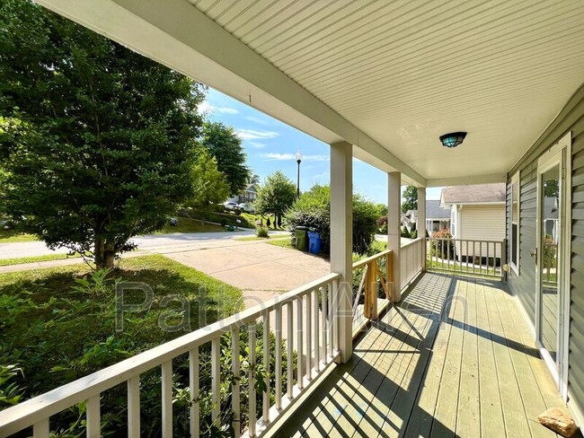130 Warren Haynes Dr in Asheville, NC - Building Photo - Building Photo