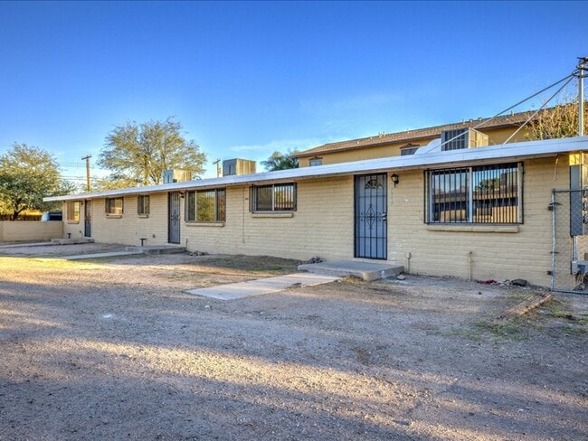 2645 N Estrella Ave in Tucson, AZ - Building Photo - Building Photo