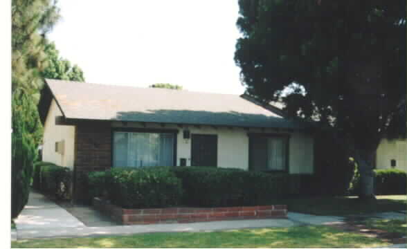 3141 W Lanerose Dr in Anaheim, CA - Foto de edificio