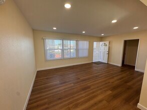 15419 Cimarron Ave in Gardena, CA - Foto de edificio - Building Photo