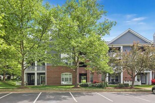 20273 Beechwood Terrace in Ashburn, VA - Building Photo