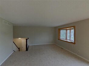 13467 Alabama Ave S in Savage, MN - Foto de edificio - Building Photo