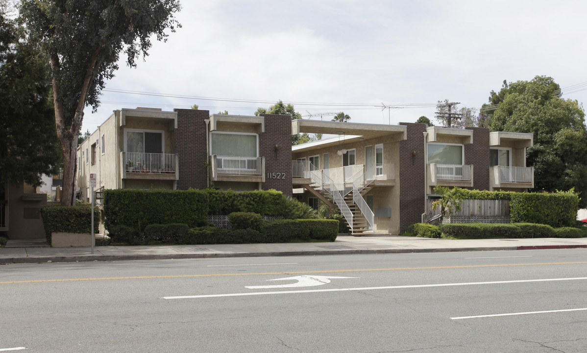 11522 Riverside Dr in North Hollywood, CA - Building Photo