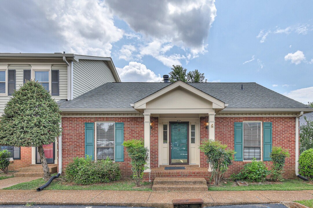 621 Brentwood Pointe in Brentwood, TN - Building Photo