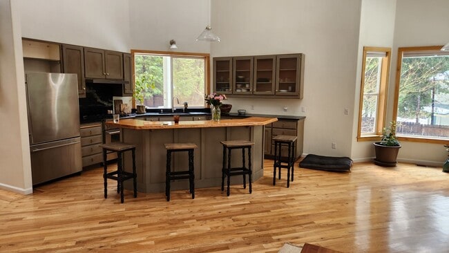 property at 12474 Valley View Rd