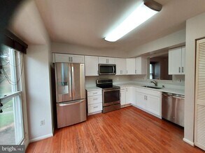 10628 Sawdust Cir in Rockville, MD - Building Photo - Building Photo