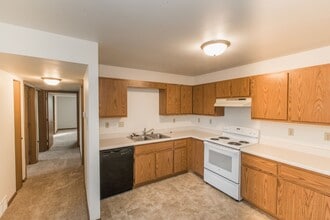 Southview Park Apartments in Neenah, WI - Foto de edificio - Building Photo