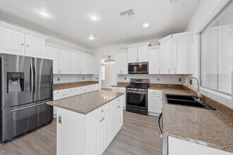 12175 W Chase Ln in Avondale, AZ - Building Photo - Building Photo