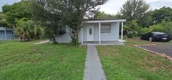 1221 NW 23rd Terrace in Fort Lauderdale, FL - Building Photo
