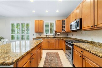 4015 NW Deer Oak Dr in Jensen Beach, FL - Building Photo - Building Photo