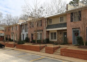 Cary Woods Townhomes in Auburn, AL - Building Photo