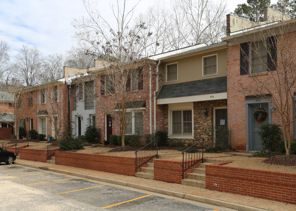 Cary Woods Townhomes in Auburn, AL - Building Photo