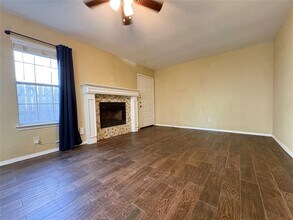 12814 Hymeadow Dr in Austin, TX - Building Photo - Building Photo