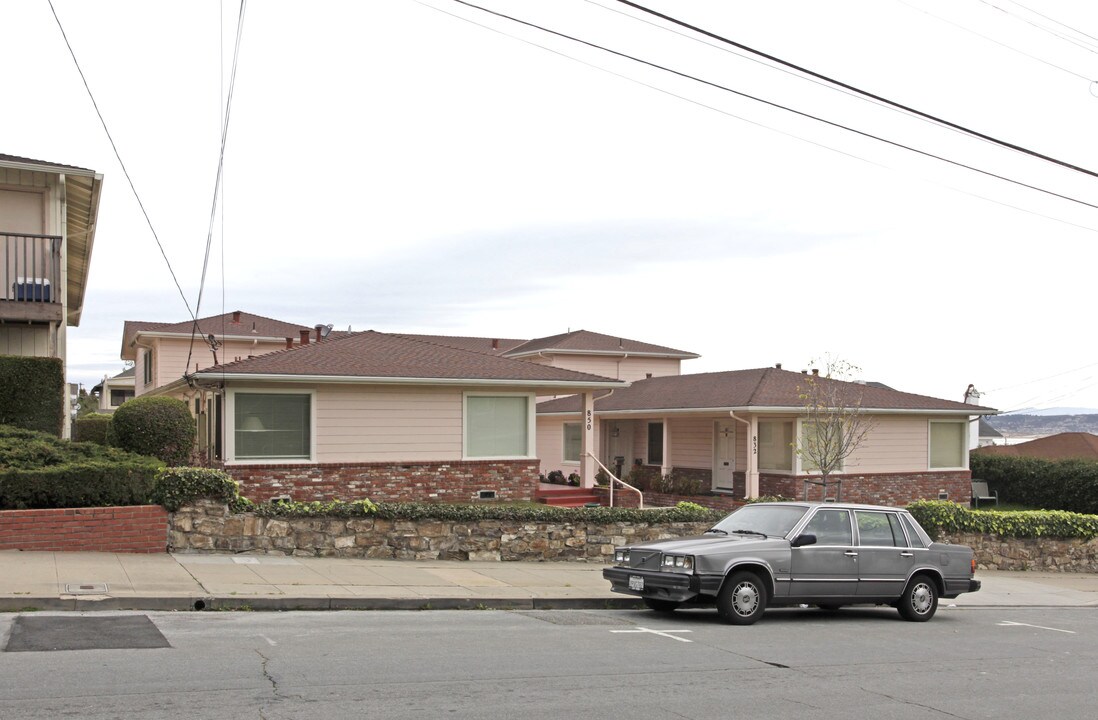 832-850 W Franklin St in Monterey, CA - Building Photo