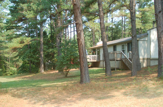 594 Cedar Lake Rd in Chapel Hill, NC - Building Photo - Building Photo