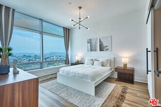 900 W Olympic Blvd in Los Angeles, CA - Building Photo - Building Photo