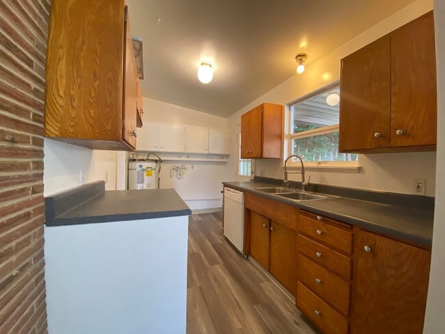 19255 Occidental Ave S in Des Moines, WA - Building Photo - Building Photo