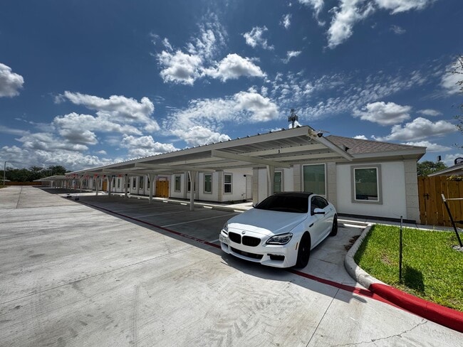 740 N Alamo Rd, Unit 1