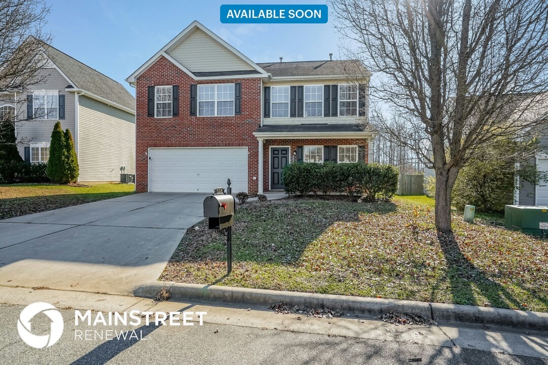 6800 Winners Dr in Whitsett, NC - Building Photo