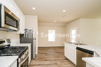 10106 E King Pl in Verdigris, OK - Building Photo - Building Photo