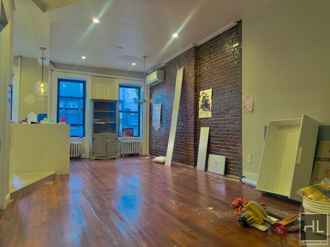 548 11th St-Unit -4 in Brooklyn, NY - Building Photo - Building Photo