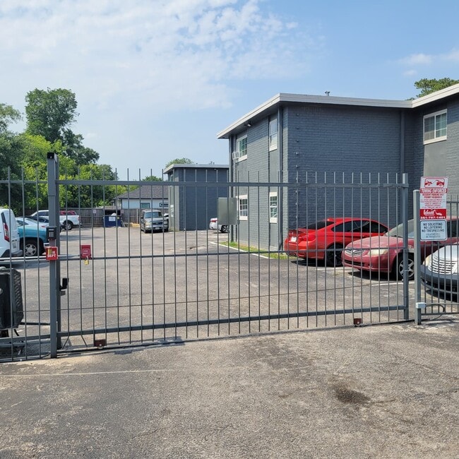 4525 Weaver Rd in Houston, TX - Foto de edificio - Building Photo