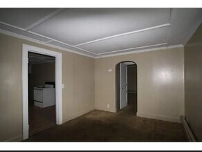 18 Gold St, Unit a in Waterville, ME - Foto de edificio - Building Photo