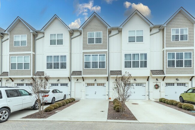 property at 105 Harper Lndg