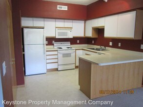 2780 Triple Crown Ln-Unit -#8 in Iowa City, IA - Building Photo - Building Photo