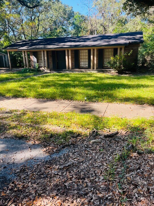 1365 Middle Ring Rd in Mobile, AL - Building Photo