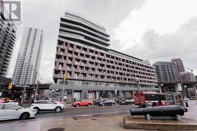 169-169 Fort York Blvd