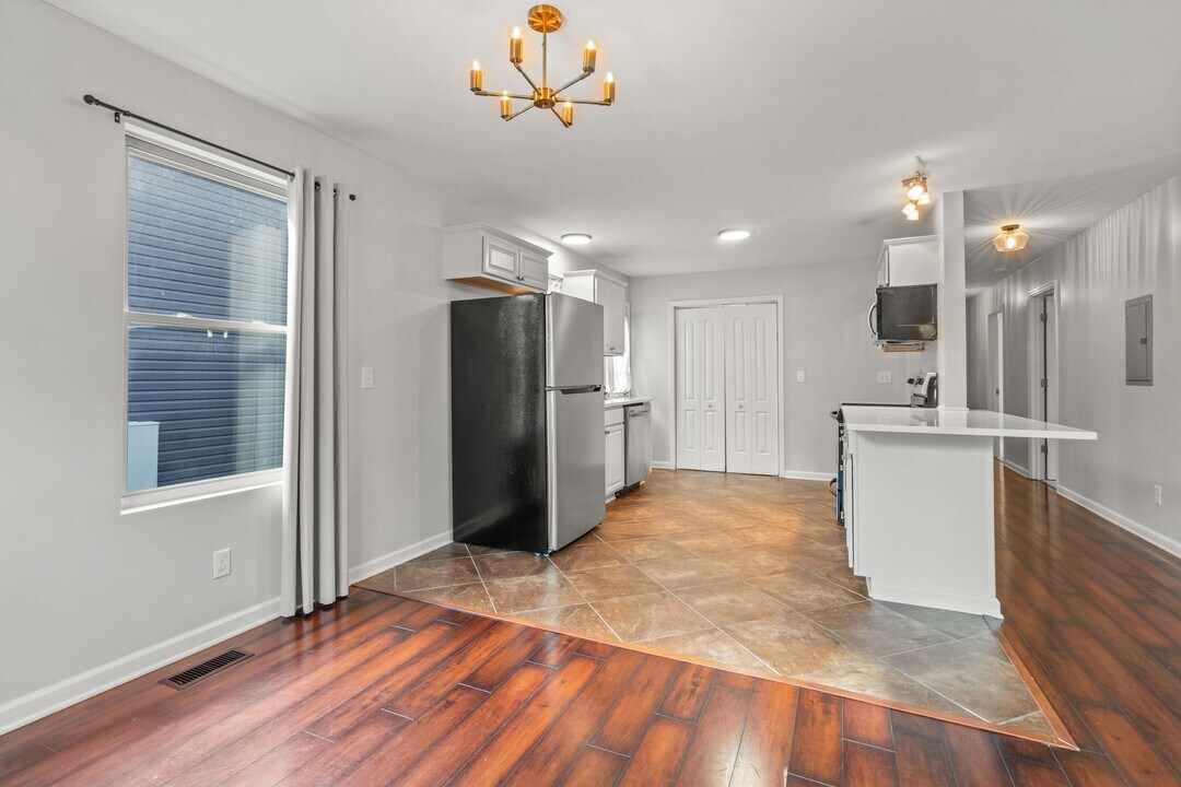 2432 Adlai St in Nashville, TN - Building Photo