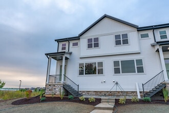 113 Prairie Heights Dr in Verona, WI - Building Photo - Building Photo