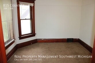 815 Court St in St. Joseph, MI - Building Photo - Building Photo