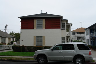 1116 Laguna Ave in Burlingame, CA - Building Photo - Building Photo