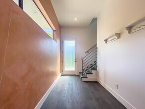 948 Benton Wy in Los Angeles, CA - Building Photo - Building Photo