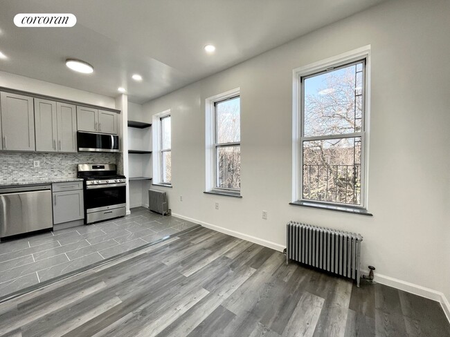 1724 Stanhope St in New York, NY - Building Photo - Building Photo