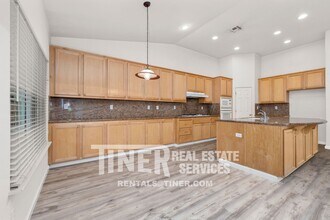 51 Tulip Tree Cir in Sacramento, CA - Building Photo - Building Photo