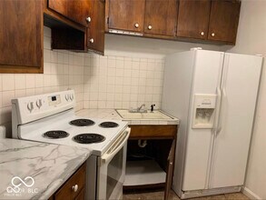 330 W 40th St in Indianapolis, IN - Building Photo - Building Photo