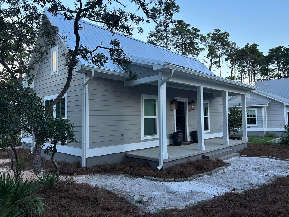 366 W Shore Dr in Inlet Beach, FL - Building Photo