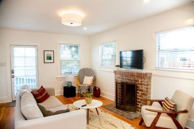 2319 Fargo St in Los Angeles, CA - Building Photo - Building Photo