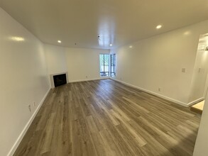5605 Friars Rd in San Diego, CA - Building Photo - Building Photo