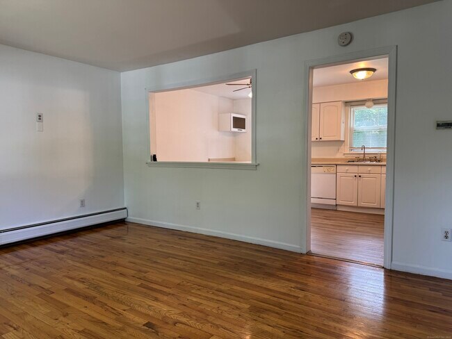 19 Granite Dr in Bethel, CT - Building Photo - Building Photo