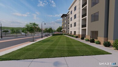 100 N Main St in Bristol, CT - Foto de edificio - Building Photo