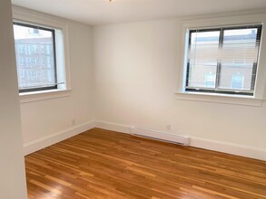 110 Summer St, Unit 3 in Malden, MA - Building Photo - Building Photo
