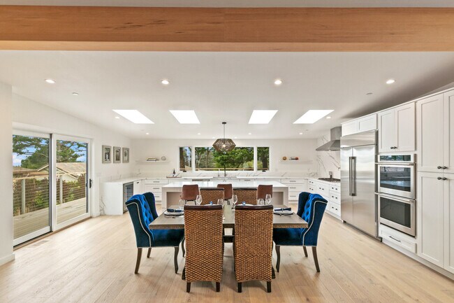 861 Fountain Ave in Monterey, CA - Building Photo - Building Photo